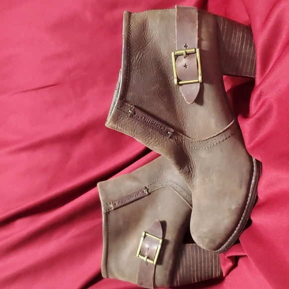 Caterpillar taupe brown heeled ankle boots with buckle detail - Picture 1 of 7